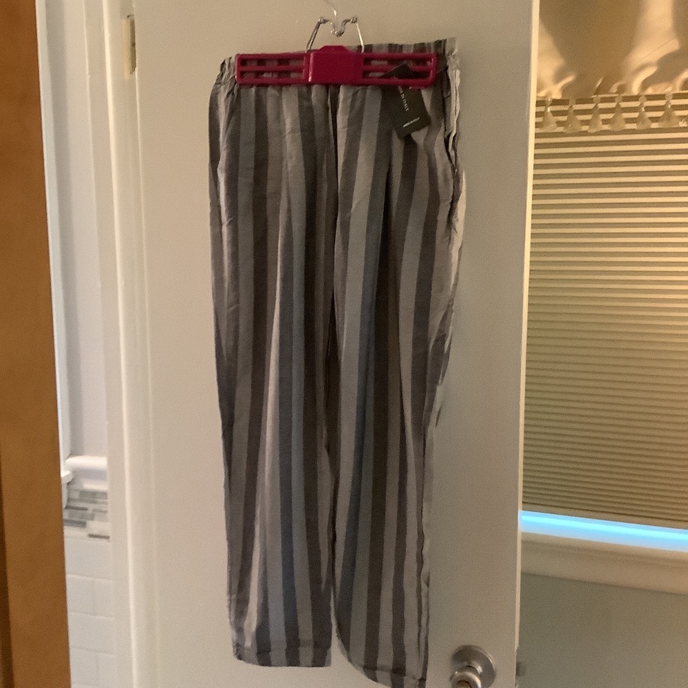 Linen ankle length pants, new with tag, made in Italy!